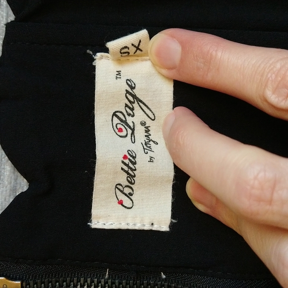 Bettie Page by Tatyana "Elegance" wriggle dress in XS. - Picture 3 of 7